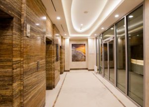 Противопожарная перегородка с тонированным стеклом / серия FRM5352